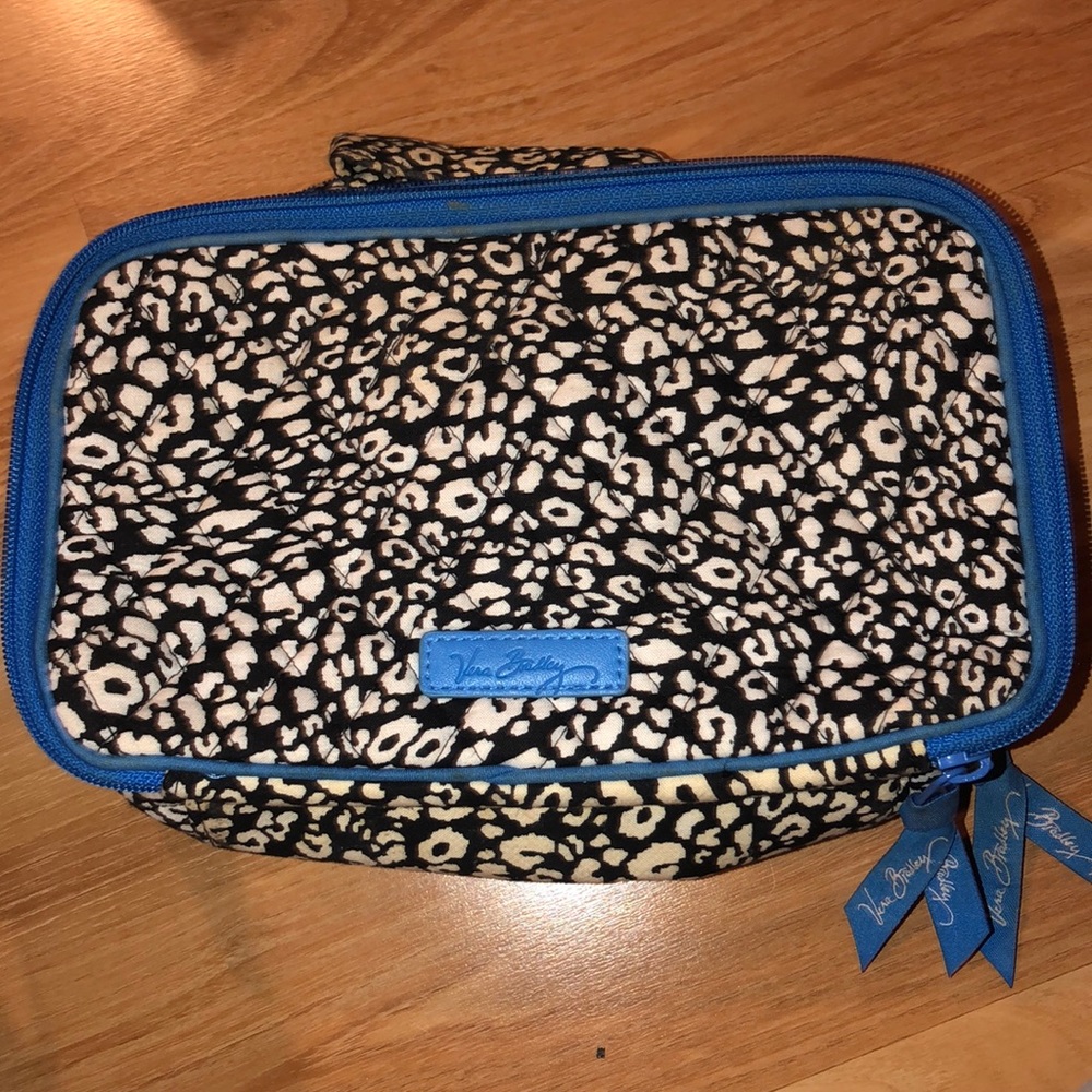 VERA BRADLEY MAKEUP BAG